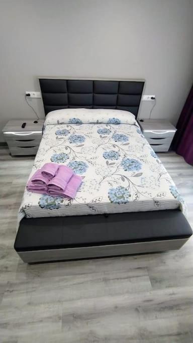 Ca Lolina Playa Apartment Gijon Bagian luar foto