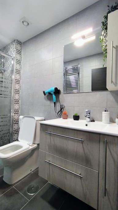 Ca Lolina Playa Apartment Gijon Bagian luar foto